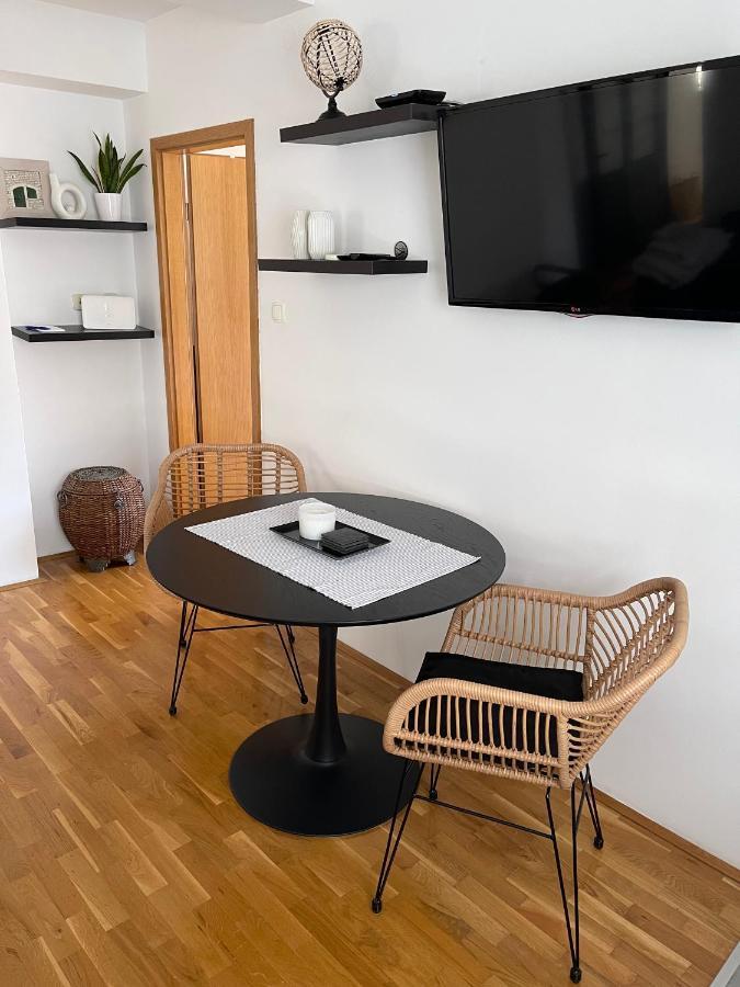 The Back Flat Apartment Split Luaran gambar